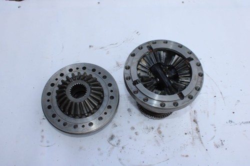 Mechanizm różnicowy tylnego mostu N92 część używana
