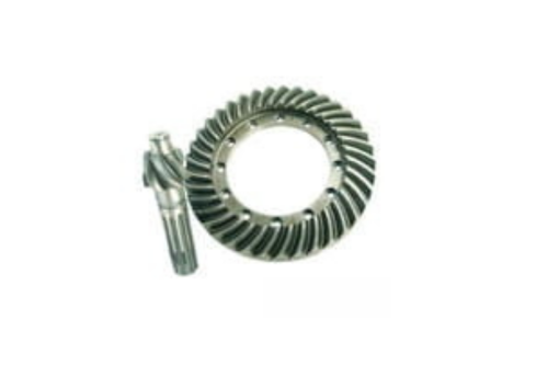 Wałek ataku z kołem talerzowym do Massey Ferguson 133 135 135V 140 145V 230 235 240 245 250 340 1661603M91 1683757M91 1889777M91